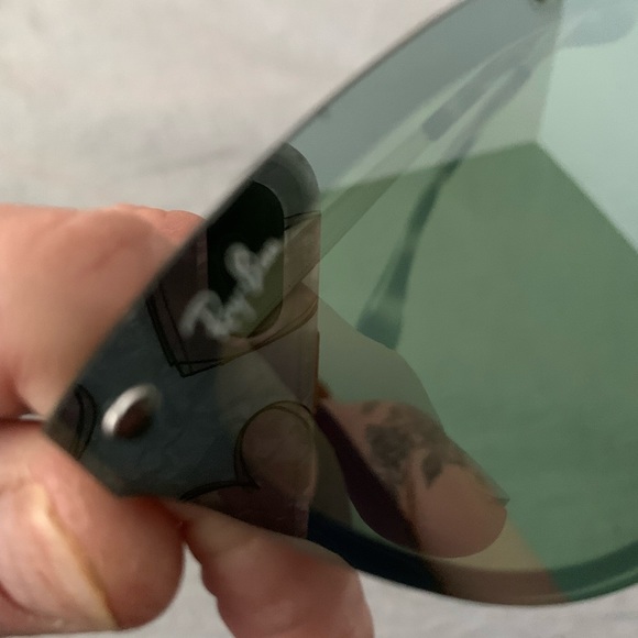 Ray-Ban Sunglasses - Picture 2 of 4